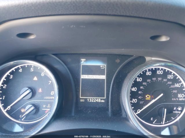 Toyota Camry Le Image 11