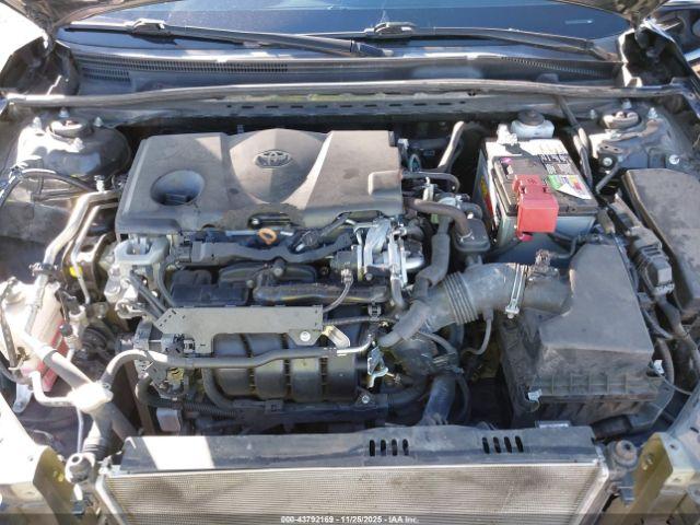 Toyota Camry Le Image 16