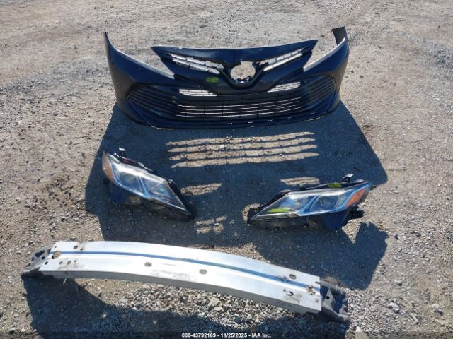 Toyota Camry Le Image 17