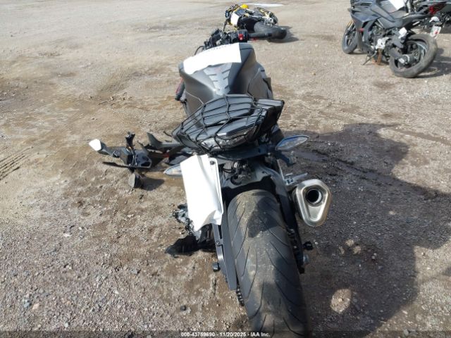 Honda Cbr1000 Rr Image 10