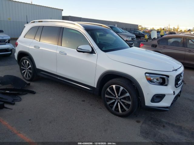 Mercedes-Benz GLB Image 1