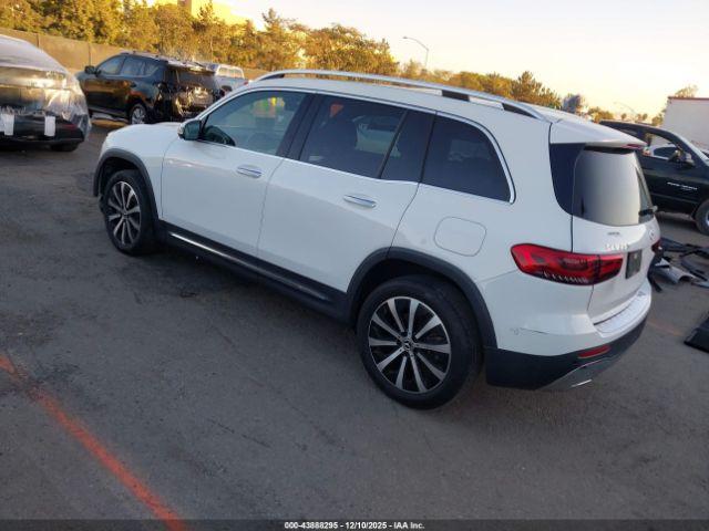 Mercedes-Benz GLB Image 2