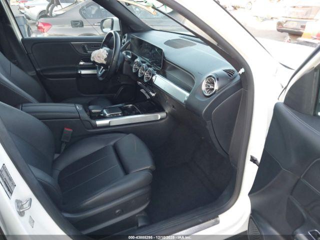 Mercedes-Benz GLB Image 4