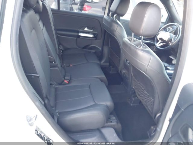 Mercedes-Benz GLB Image 6