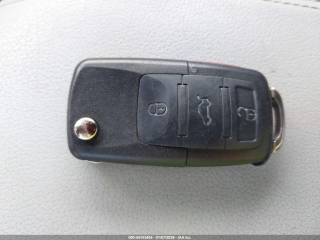 Volkswagen Rabbit 2-door Image 12