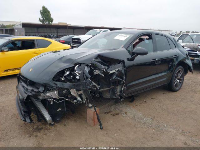 Porsche Macan T Image 5