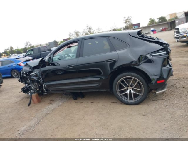 Porsche Macan T Image 7