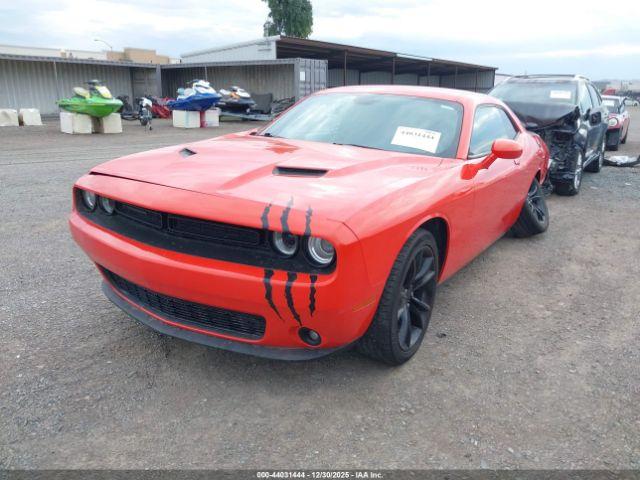 Dodge Challenger Sxt Image 8