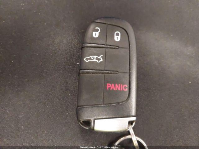 Dodge Challenger Sxt Image 13