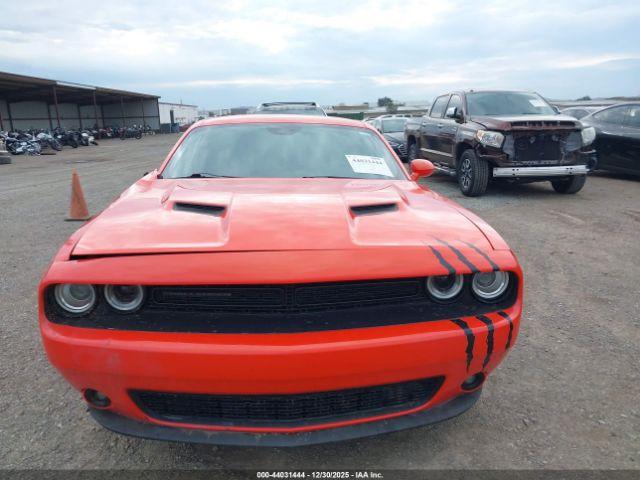 Dodge Challenger Sxt Image 10