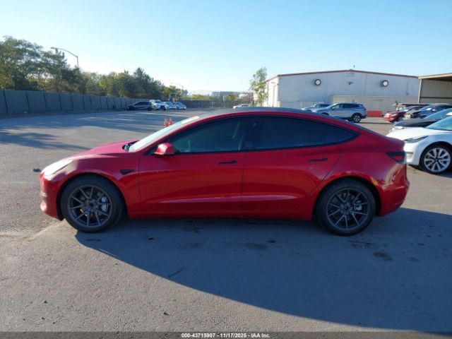 Tesla Model 3 Rear-wheel Drive Image 17