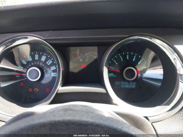 Ford Mustang V6 Image 3