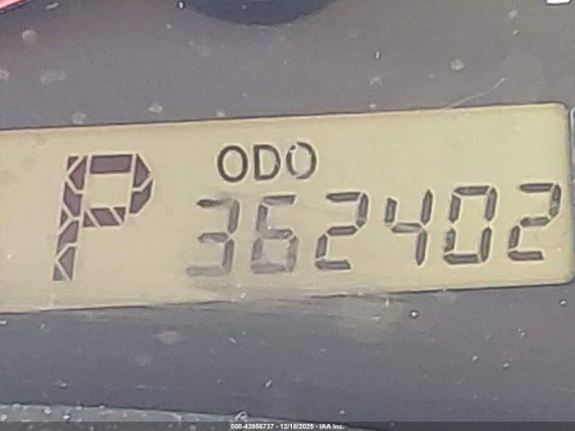 Toyota Corolla L Image 2