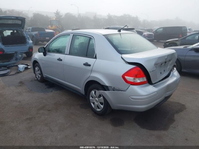 Nissan Versa 1.6 Image 6
