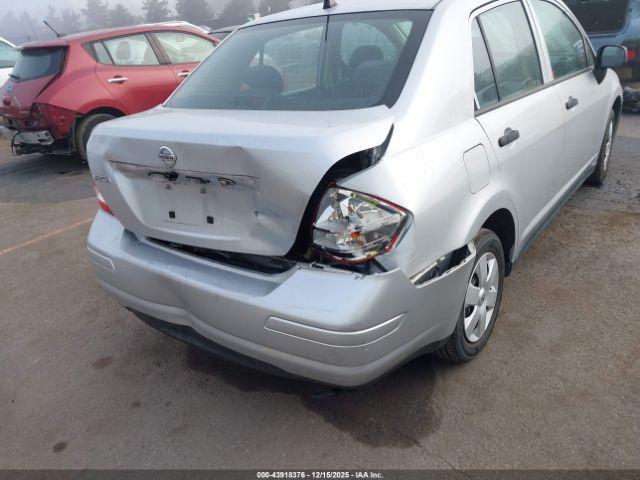 Nissan Versa 1.6 Image 16