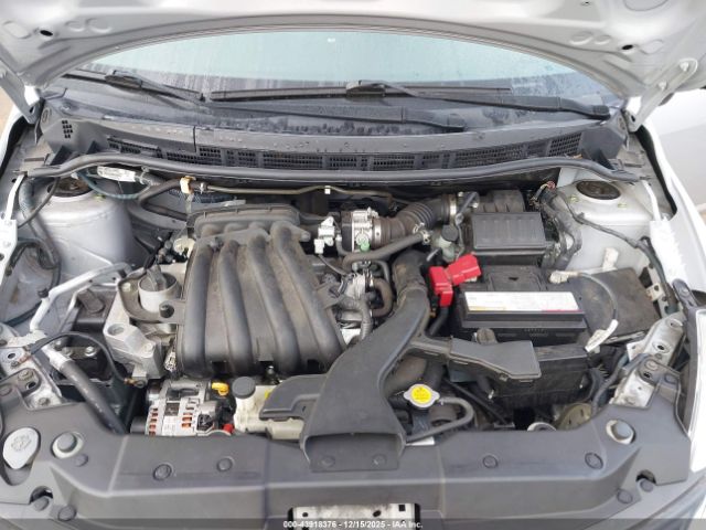 Nissan Versa 1.6 Image 11