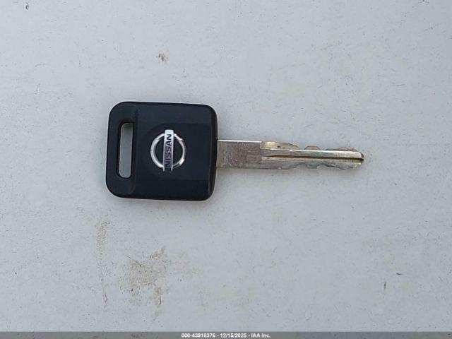 Nissan Versa 1.6 Image 4