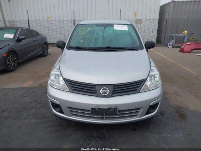 Nissan Versa 1.6 Image 10