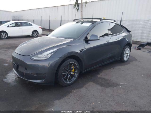 Tesla Model Y Long Range Dual Motor All-wheel Drive Image 18