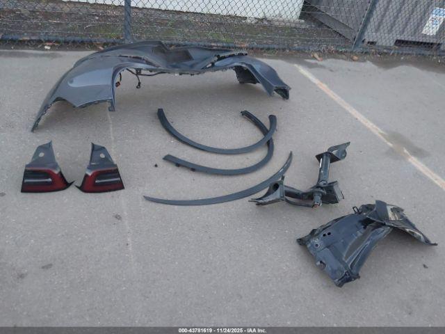 Tesla Model Y Long Range Dual Motor All-wheel Drive Image 12