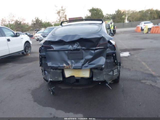 Tesla Model Y Long Range Dual Motor All-wheel Drive Image 10