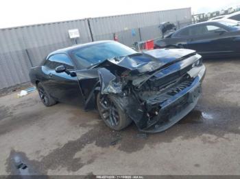  Salvage Dodge Challenger