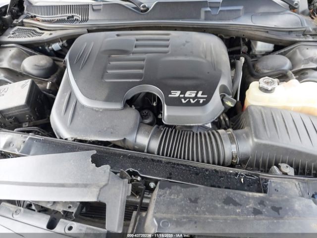 Dodge Challenger Sxt Image 7