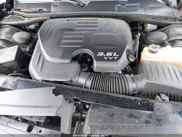 Dodge Challenger Sxt Image 7