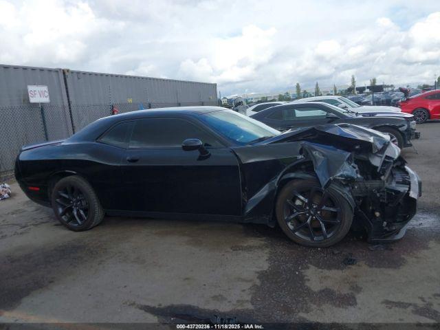 Dodge Challenger Sxt Image 9