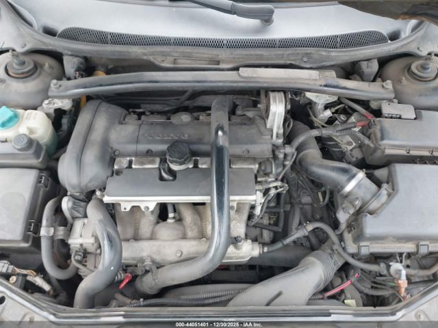 Volvo XC70 2.5t Image 9