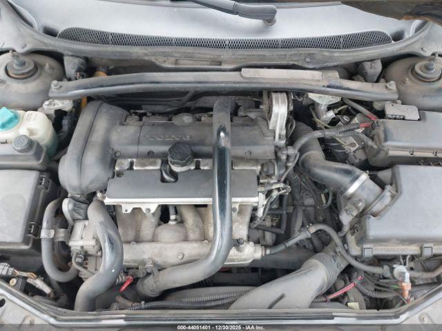 Volvo XC70 2.5t Image 9