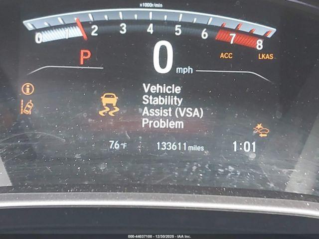 Honda CR-V Touring Image 16