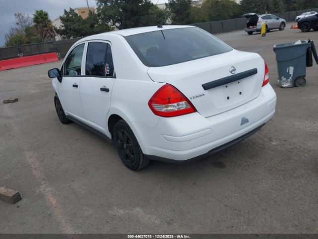 Nissan Versa 1.6 Image 9