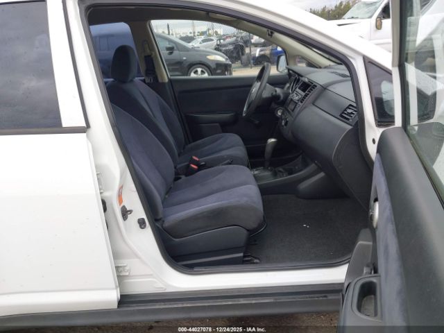 Nissan Versa 1.6 Image 5