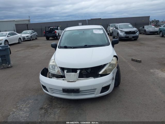 Nissan Versa 1.6 Image 17