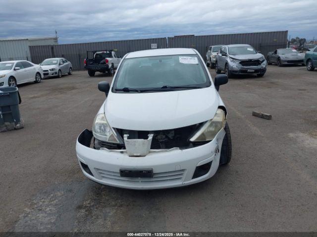 Nissan Versa 1.6 Image 17