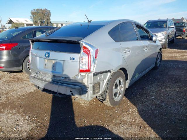 Toyota Prius Two Image 5