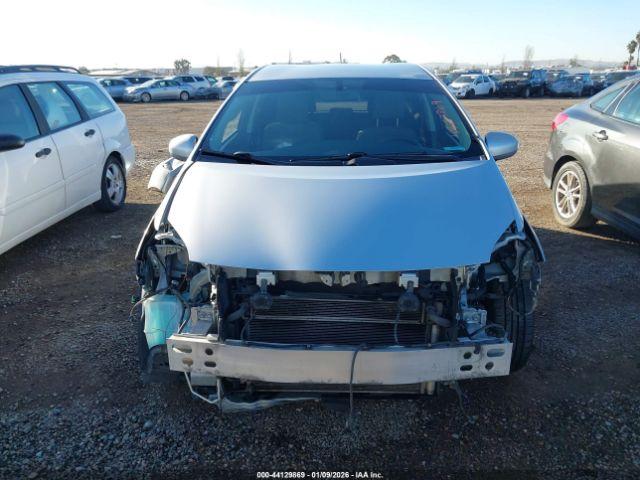 Toyota Prius Two Image 3