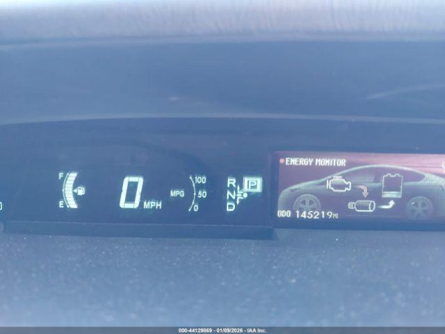 Toyota Prius Two Image 17