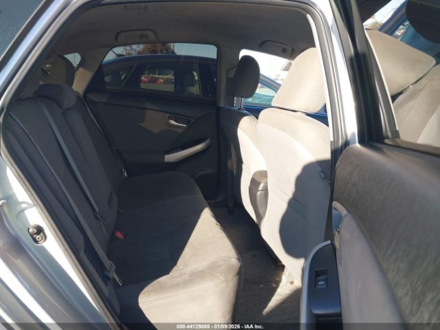 Toyota Prius Two Image 15