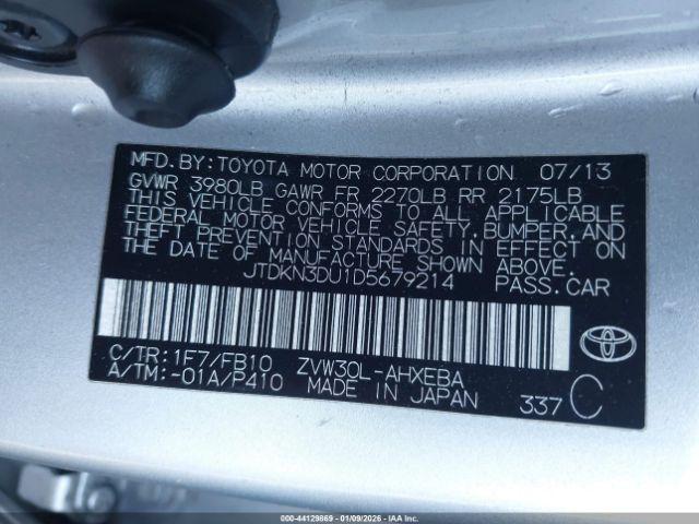 Toyota Prius Two Image 12