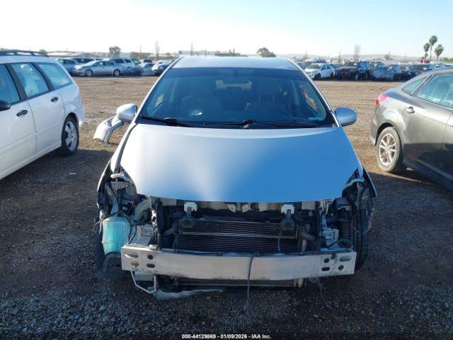 Toyota Prius Two Image 6