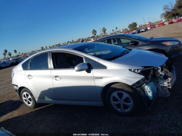 Toyota Prius Two Image 11