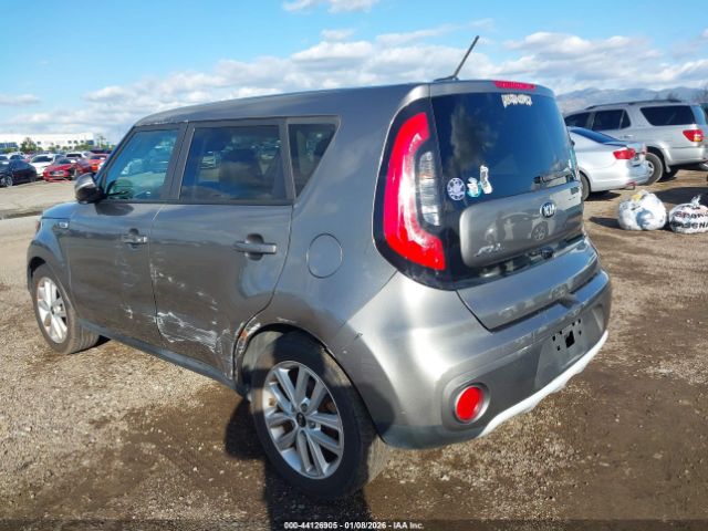 Kia Soul + Image 9